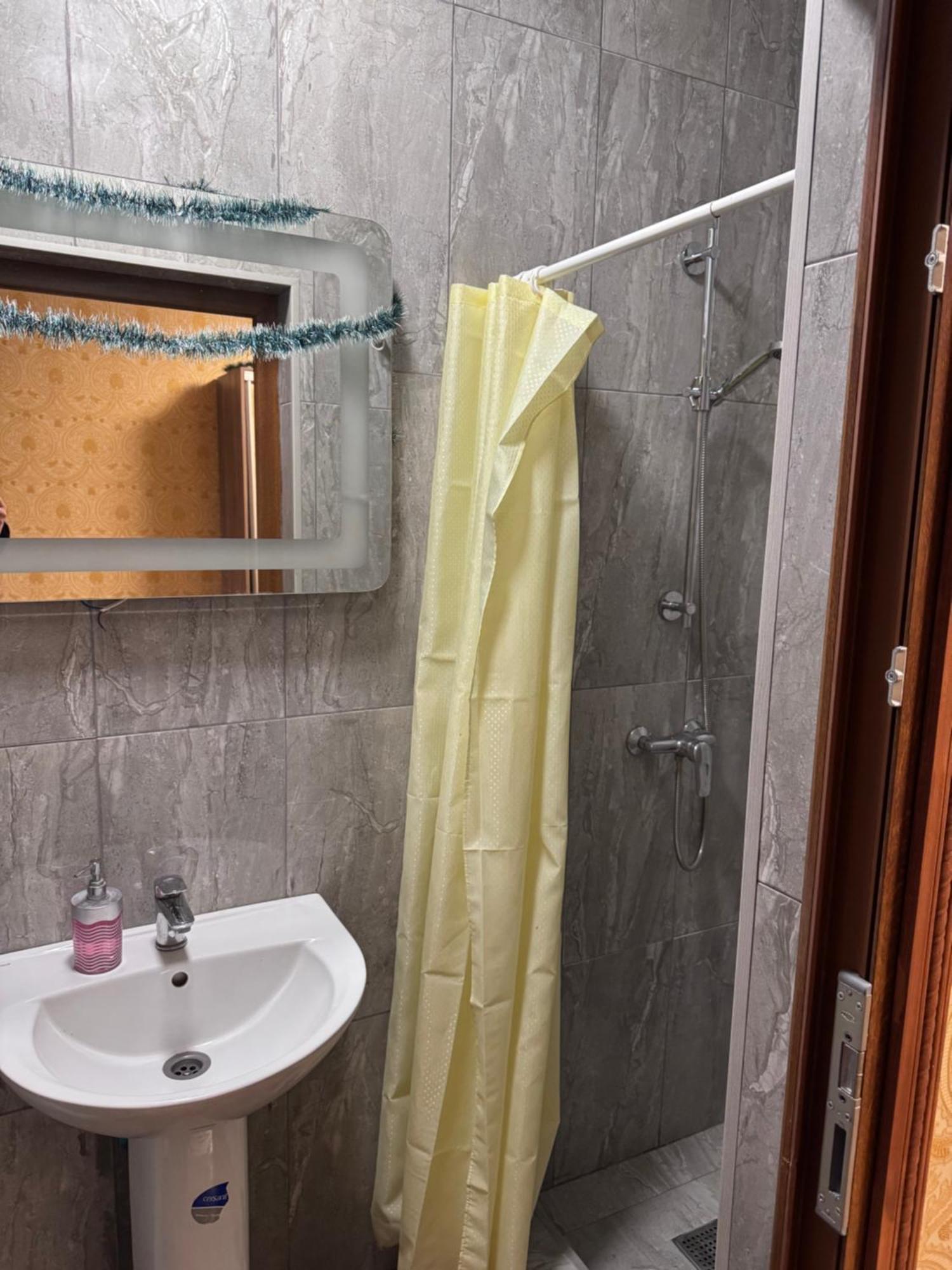 Отель Біля Озера Mukacheve Luaran gambar